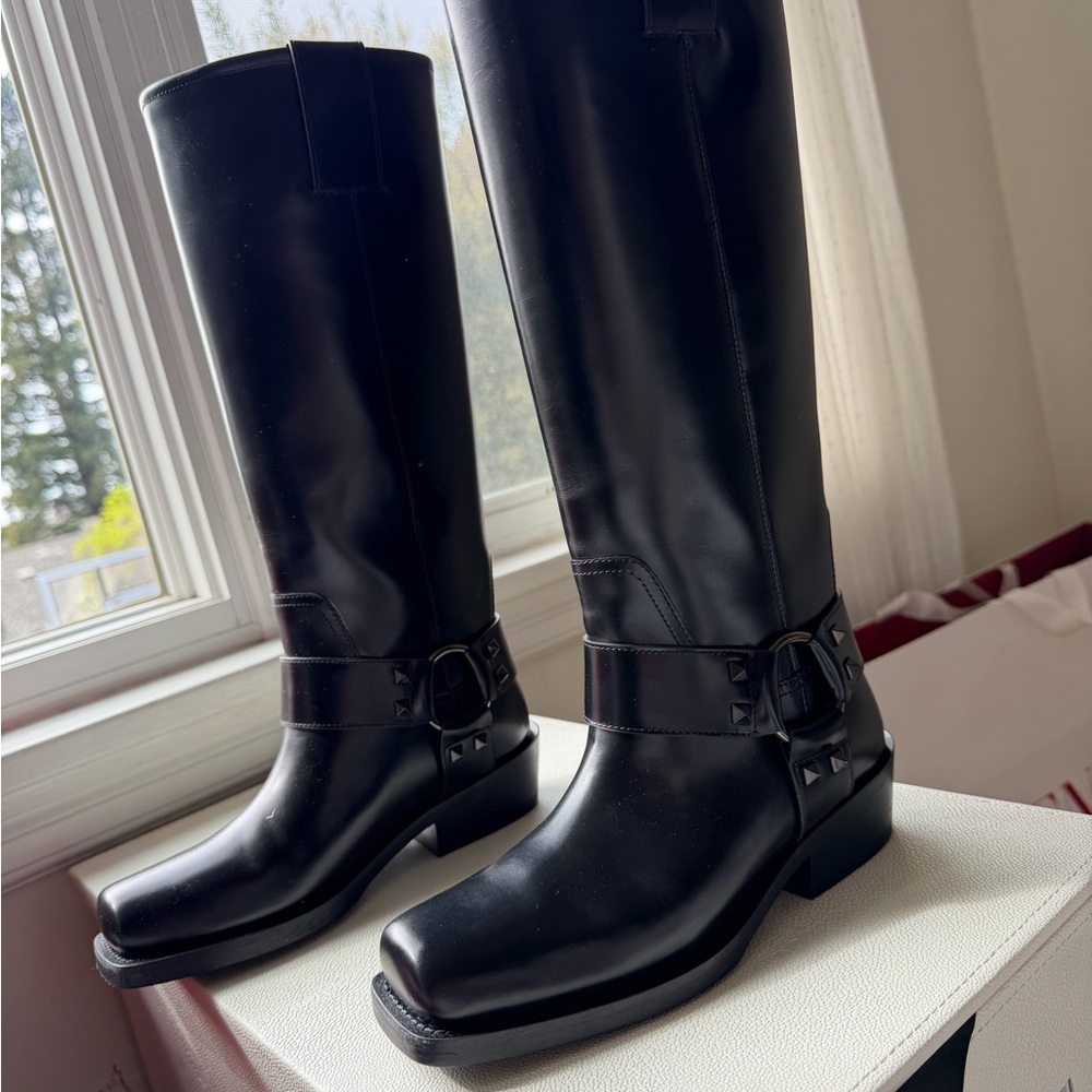 Valentino Rockstud Black Leather BOOTS